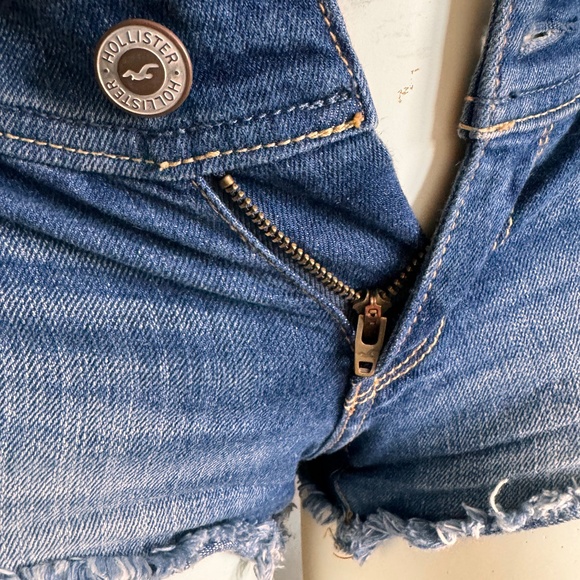 Hollister Jean Shorts - Picture 1 of 4